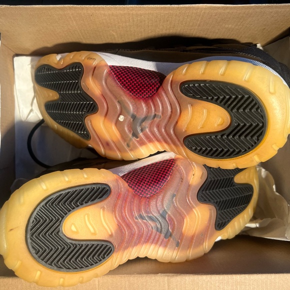 72-10 Air Jordan 11 Retro BG - Picture 5 of 7